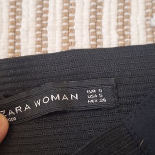 Falda plisada Zara