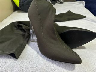 Botas altas - verde oliva - Tacón transparente