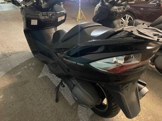 3 Suzuki Burgman 400