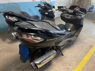 3 Suzuki Burgman 400