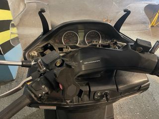 3 Suzuki Burgman 400