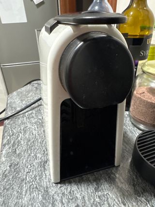 Cafetera Nespresso Mini Blanca