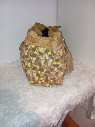 Bolso maxi , marca Ikks ( amplio )