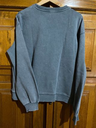 Sudadera Zara - Gris desgastado con estampado
