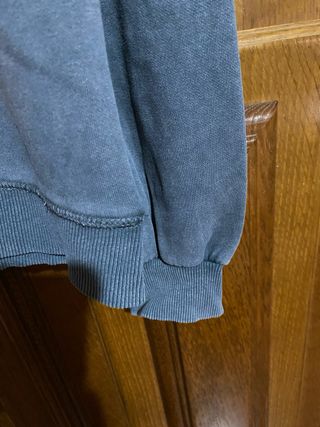 Sudadera Zara - Gris desgastado con estampado