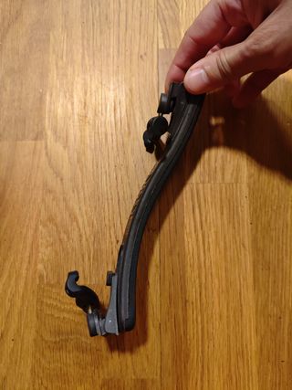 Kun apoyo de violín 4/4 con patillas abatibles
