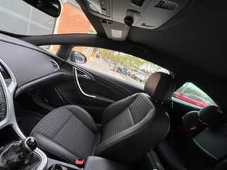 Opel Astra GTC 2.0