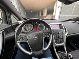 Opel Astra GTC 2.0