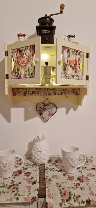 Vetrinetta shabby chic in legno