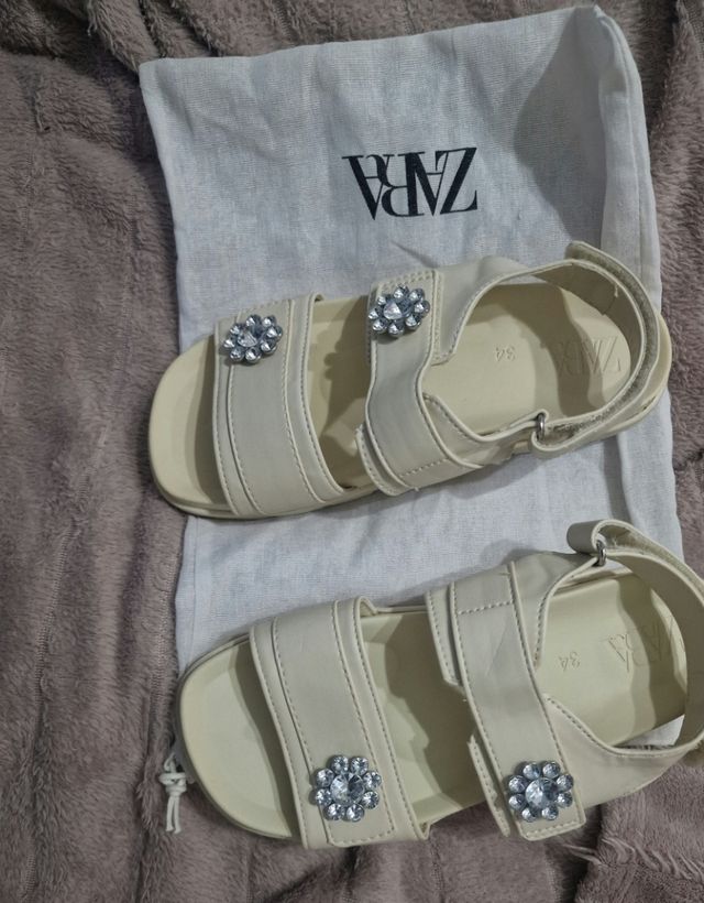 Sandalias Zara Niña con Pedreria