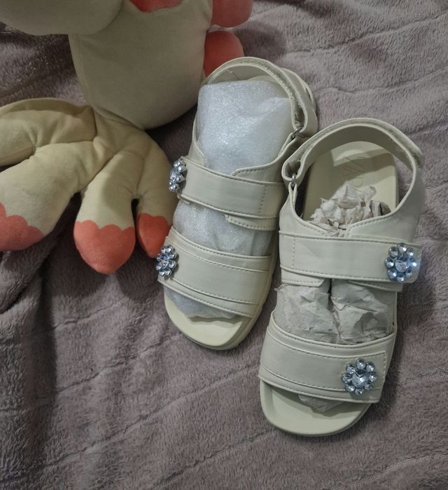 Sandalias Zara Niña con Pedreria