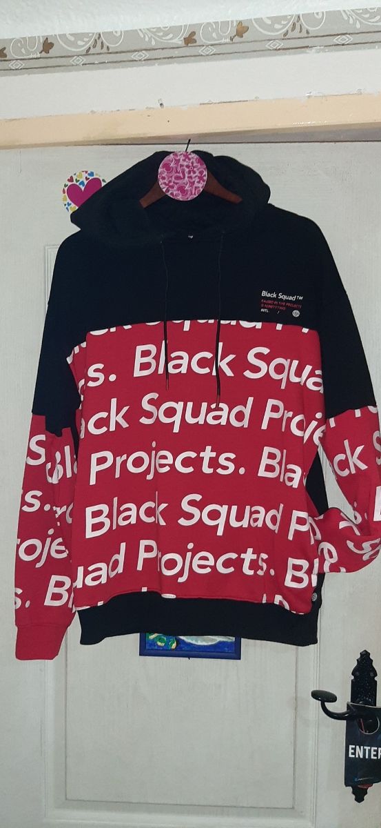 Sudadera Black Squad roja y negra