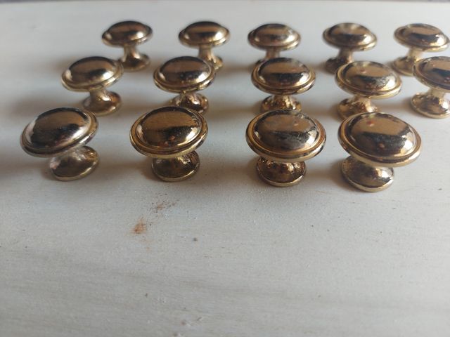 14 Pomelli Oro - Mobili