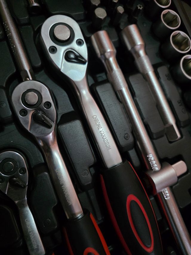 Set di attrezzi da 216 carati