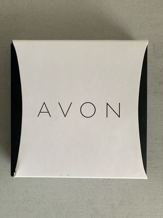 Gargantilla Avon circonitas negra