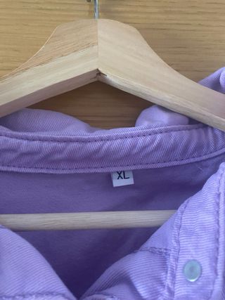 Chaqueta vaquera morada - Talla XL.