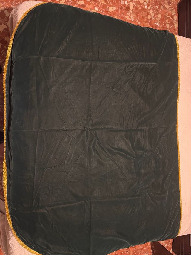 Manto terciopelo verde para imagen de 70-75 cm