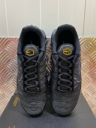 C108 NIKE AIR MAX PLUS