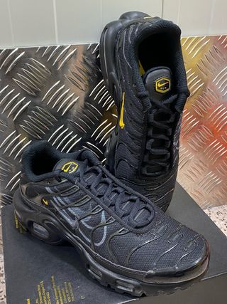 C108 NIKE AIR MAX PLUS