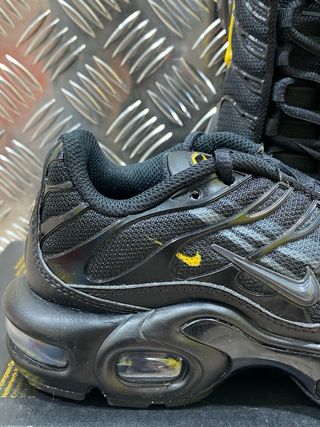 C108 NIKE AIR MAX PLUS