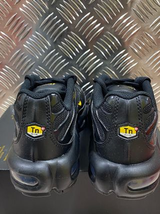 C108 NIKE AIR MAX PLUS