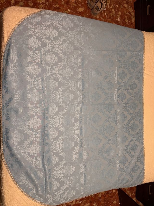 Manto celeste damasco imagen 70-75 cm