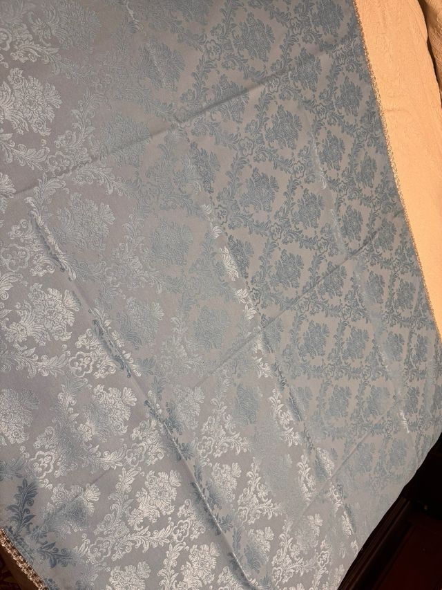 Manto celeste damasco imagen 70-75 cm