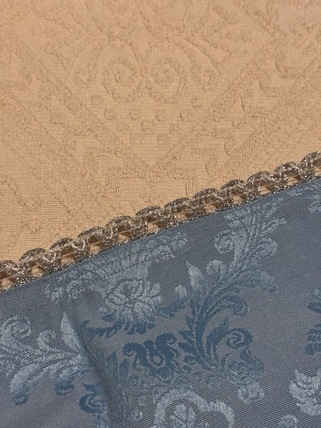 Manto celeste damasco imagen 70-75 cm