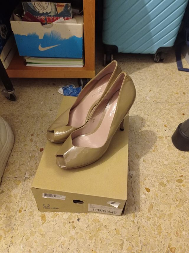 Tacones Gloria Ortiz beige  talla 39
