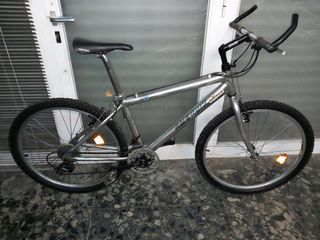 Bicicleta MTB rueda 26",de aluminio 21 velocidades