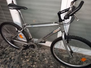Bicicleta MTB rueda 26",de aluminio 21 velocidades