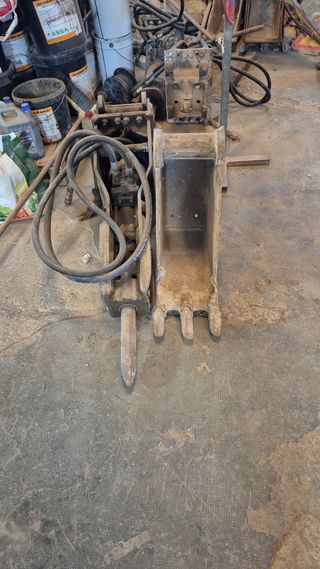 Miniexcavadora Bobcat E45
Año 2016