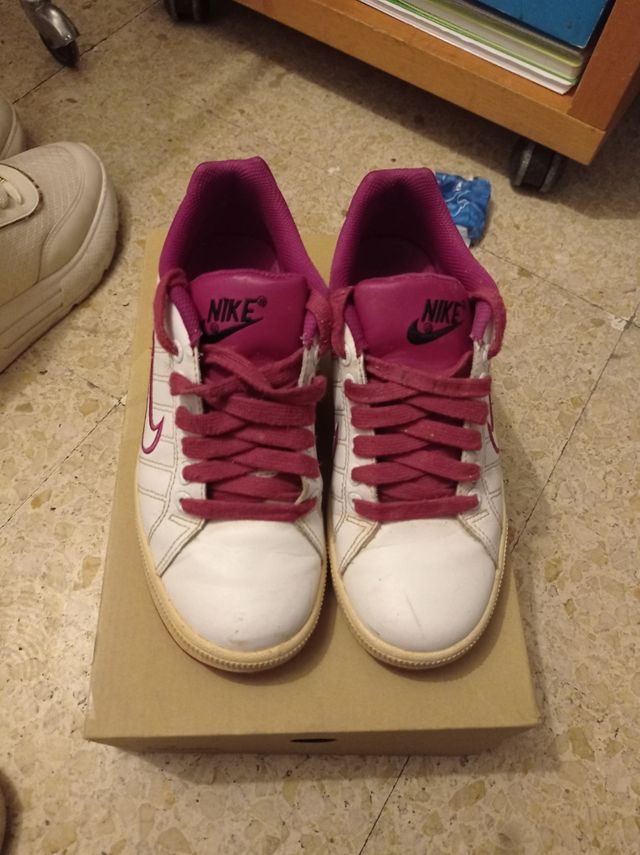 Zapatillas Nike blancas y rosas talla 37,5