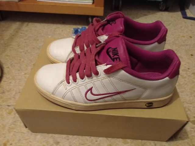 Zapatillas Nike blancas y rosas talla 37,5