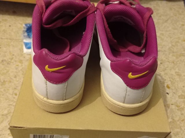 Zapatillas Nike blancas y rosas talla 37,5