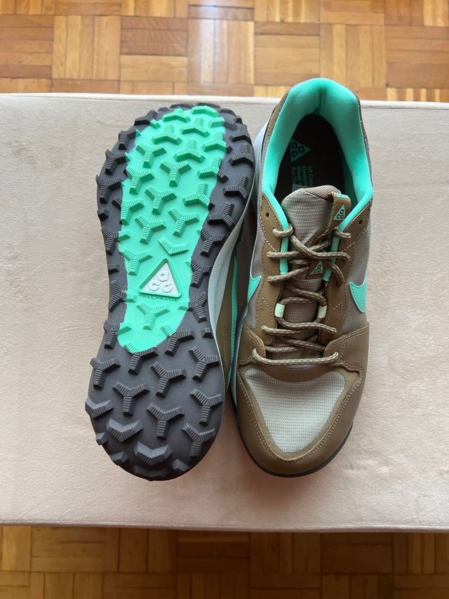 Zapatillas Nike ACG Lowcate Limestone Green Glow