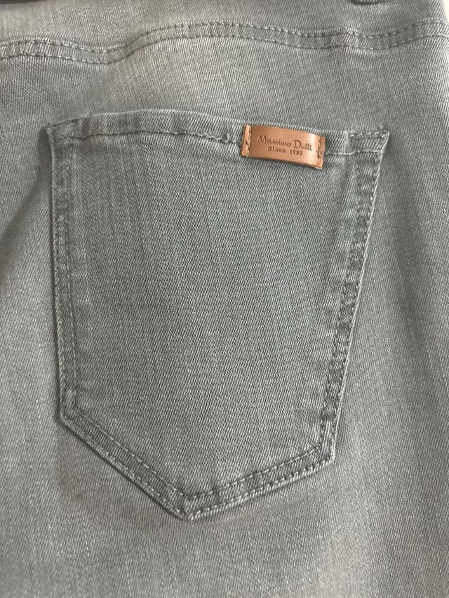 Jeans gris desgastados
