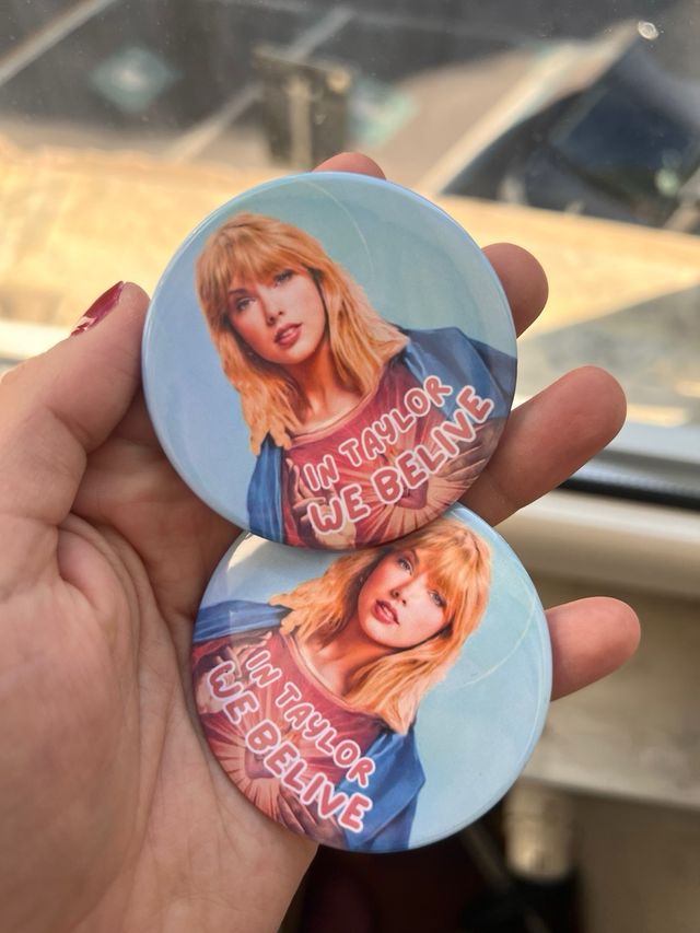 Pin Taylor Swift / spilla Taylor Swift