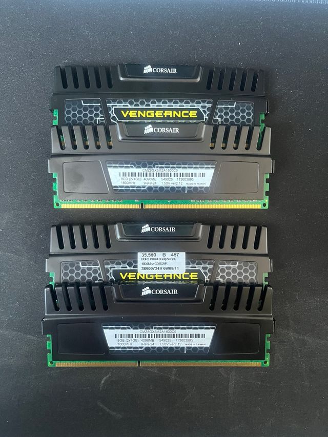 RAM Corsair Vengaence DDR3 16000MHz  Kit 8GB