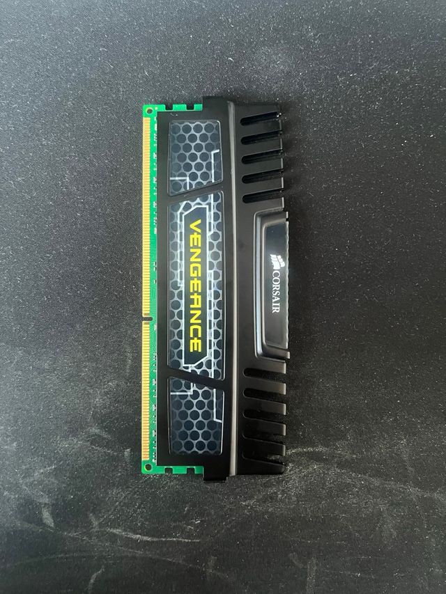 RAM Corsair Vengaence DDR3 16000MHz  Kit 8GB