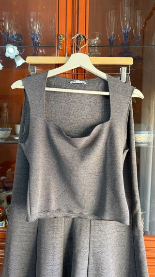 Conjunyo Top y Falda  Gris Zara 