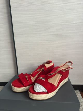 Sandalias rojas cuña talla 39