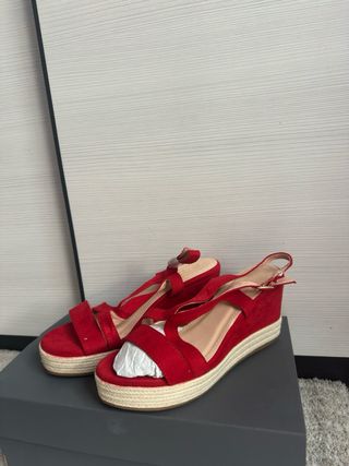 Sandalias rojas cuña talla 39