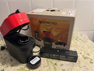 Cafetera Nespresso Vertuo Pop Krups Roja