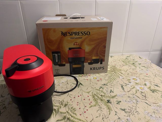 Cafetera Nespresso Vertuo Pop Krups Roja