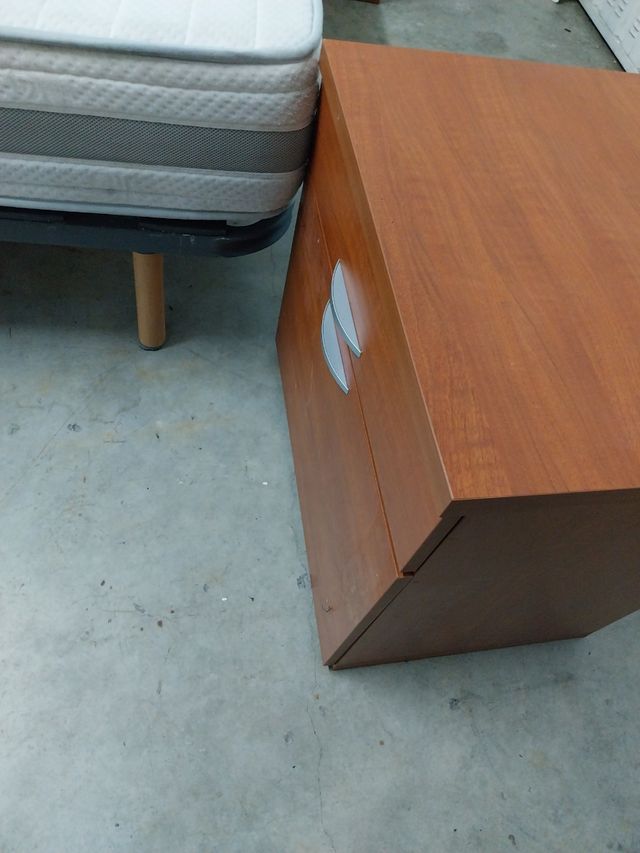 Se vende una cama de matrimonio en buen estado 