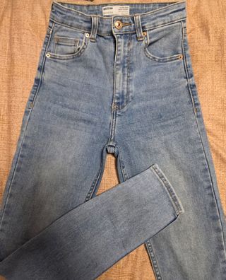 Vaquero Bershka 