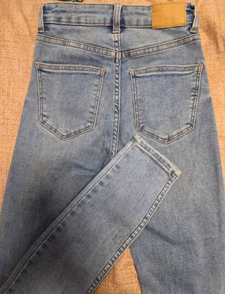 Vaquero Bershka 