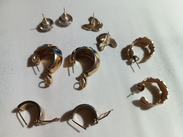 Pendientes. Llavero . monedero