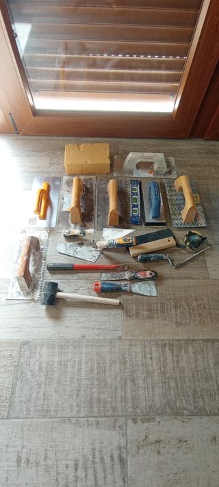 Lote completo de herramientas albañil
